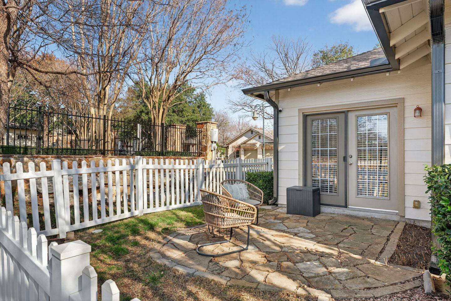 24-web-or-mls-6801-beckett-rd-114r-(3-of-28).jpg