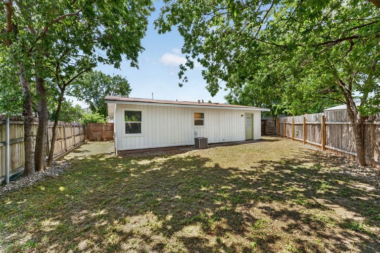 24-web-or-mls-7711-watson-st-b-(25-of-25).jpg