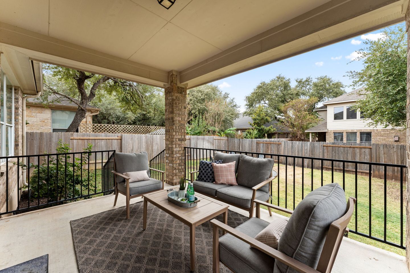 24-web-or-mls-8300-alophia-dr-9.jpg