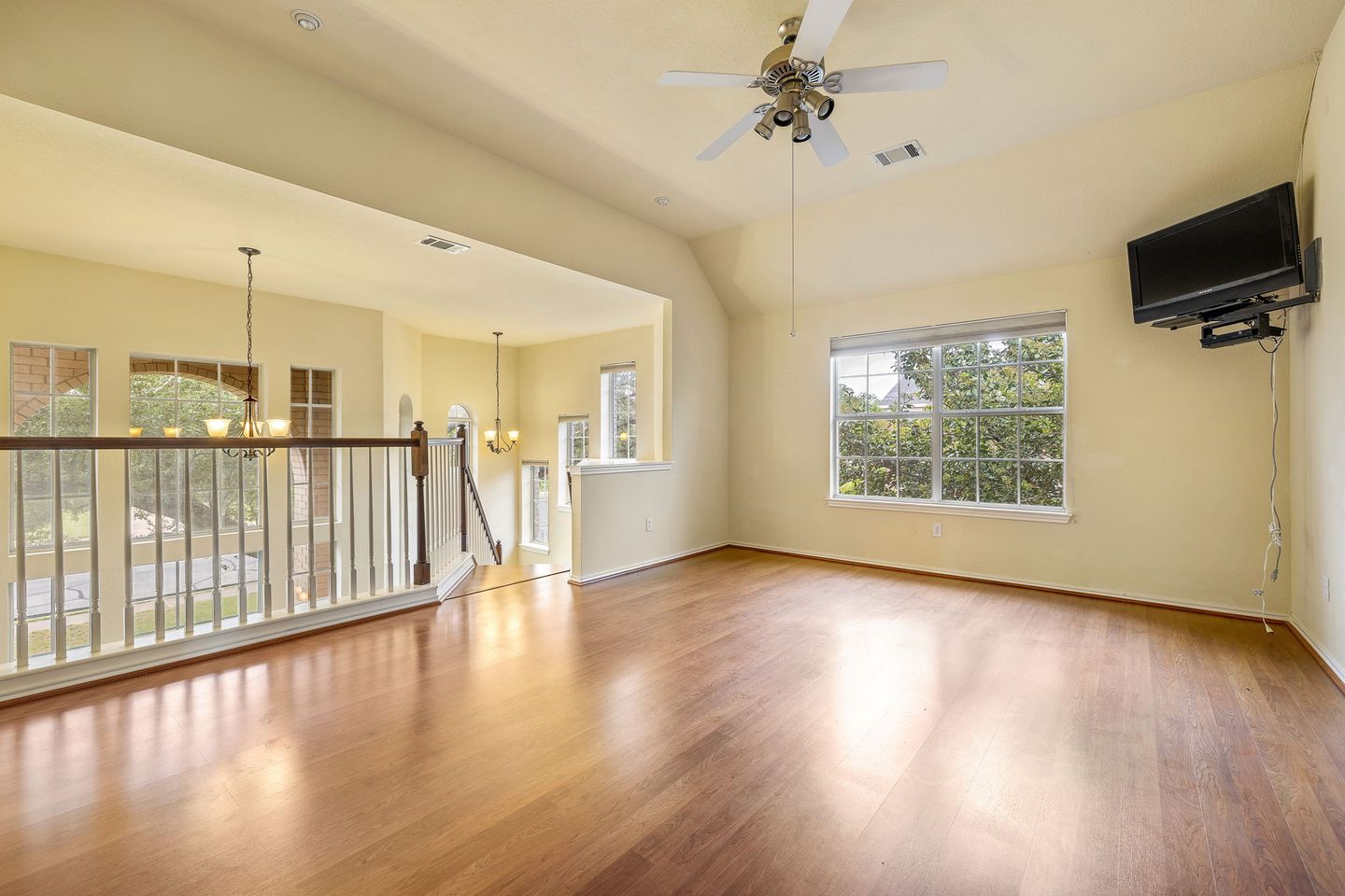 24-web-or-mls-8410-cambria-dr-kcp-042425---54.jpg