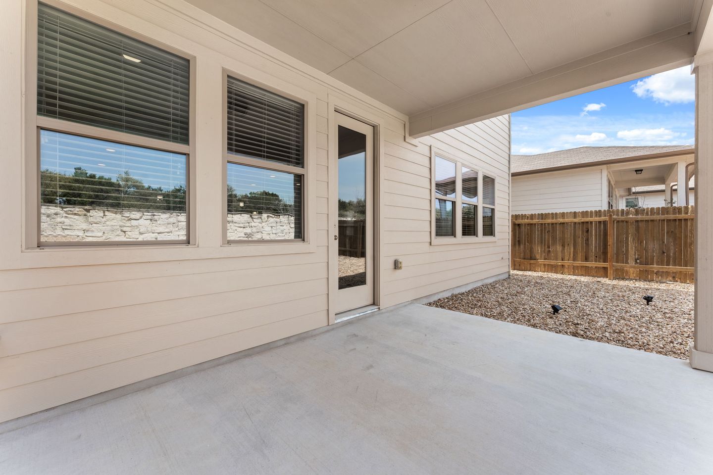 24-web-or-mls-9104-moonstone-dr-22.jpg
