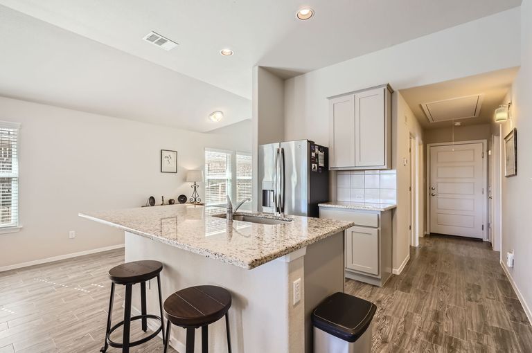 2416-brk-crst-wy---web-quality---004---06-kitchen.jpg