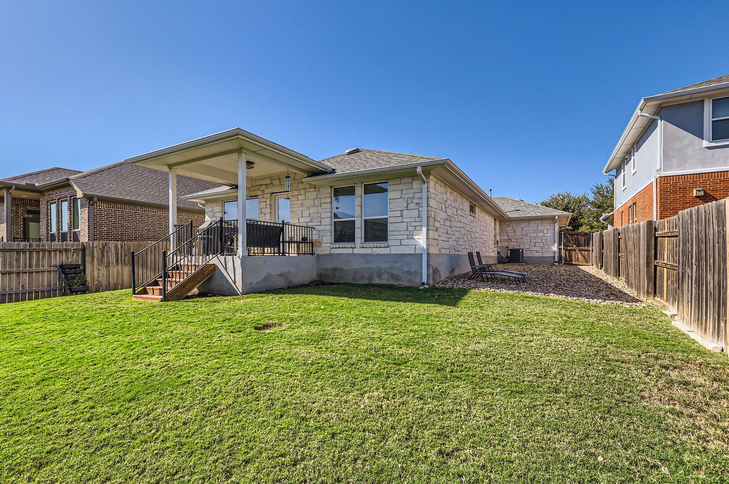 2416-brk-crst-wy---web-quality---012---17-exterior-rear.jpg