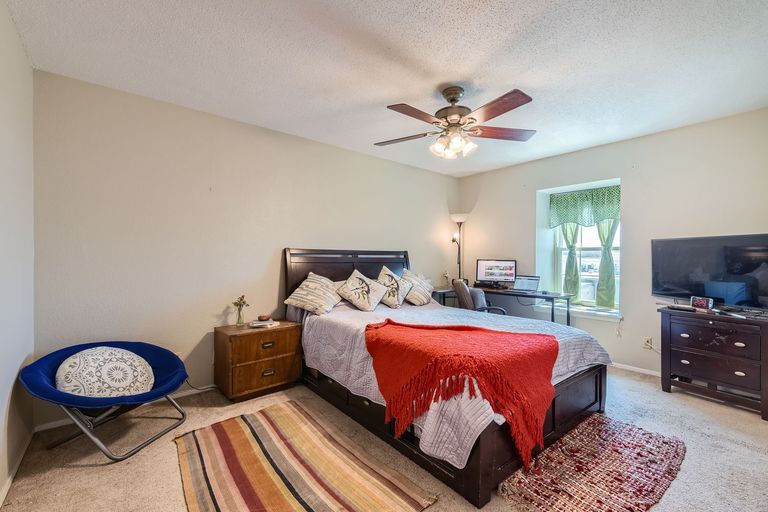 2425-ashdale-dr-81---web-quality---005---09-primary-bedroom.jpg