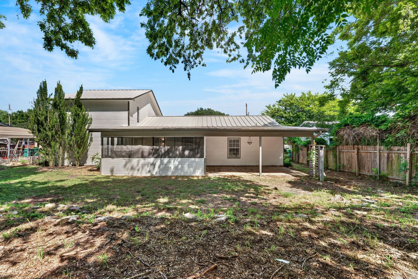 25-web-or-mls-1010-louise-st-(25-of-46).jpg
