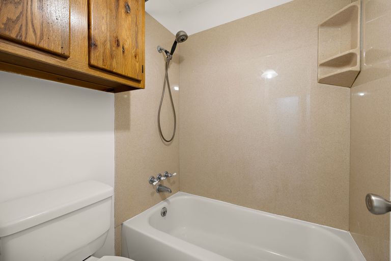 25-web-or-mls-11608-tanglebriar-trail-kcp-090226---76.jpg