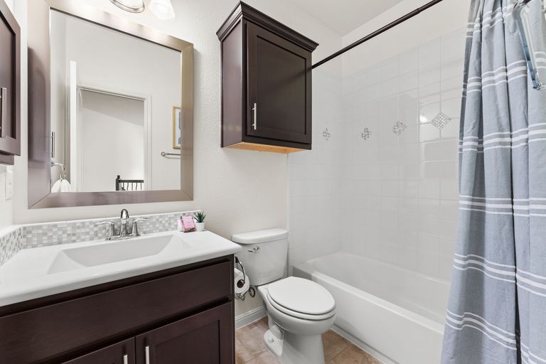 25-web-or-mls-12225-pratolina-dr-(19-of-40).jpg