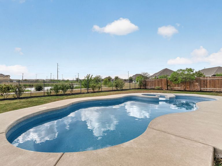 25-web-or-mls-13833-arbor-hill-cove-(27-of-37).jpg