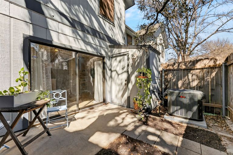 25-web-or-mls-1411-gracy-farms-ln-118-(25-of-27).jpg
