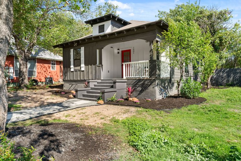 25-web-or-mls-1604-cedar-ave-(25-of-25).jpg