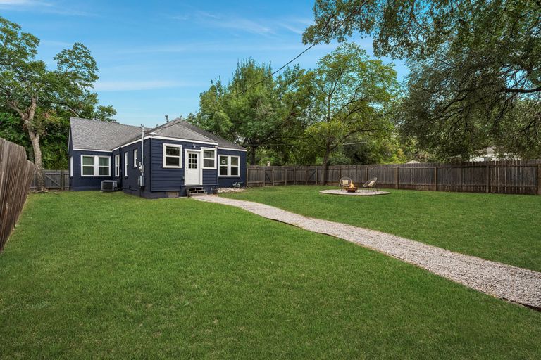 25-web-or-mls-1612-travis-heights-blvd-(28-of-35).jpg