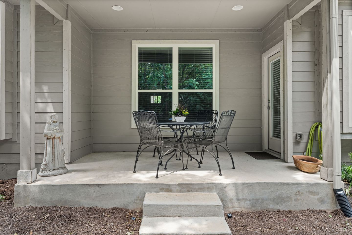 25-web-or-mls-1717-roseburg-dr-23.jpg