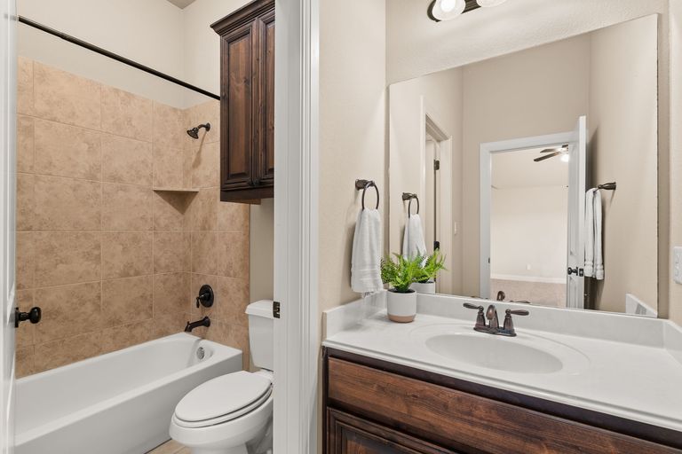 25-web-or-mls-17609-wildrye-dr-(29-of-46).jpg