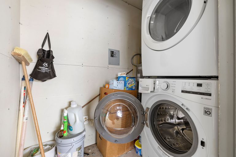 25-web-or-mls-1813-waterston-ave-kcp-022125---119.jpg
