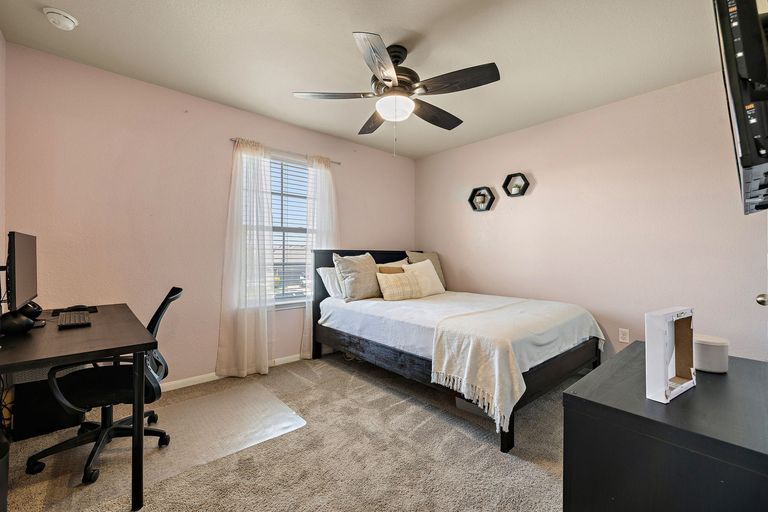 25-web-or-mls-201-garcitas-creek-ln-kcp-051326---13.jpg