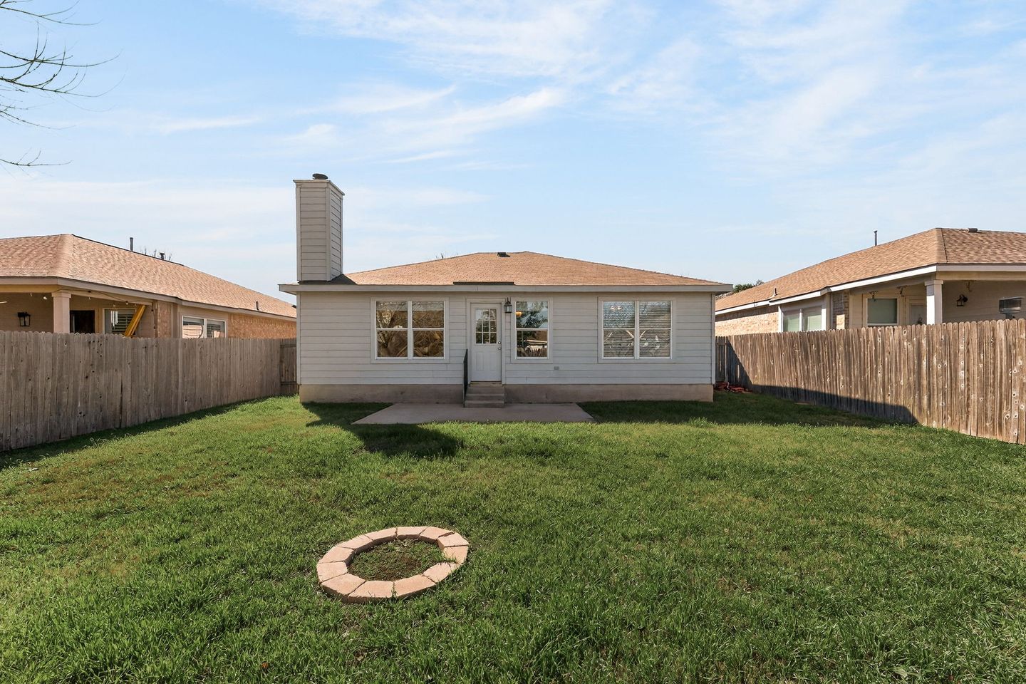 25-web-or-mls-2210-john-tee-dr-(26-of-30)-1771454087.jpg