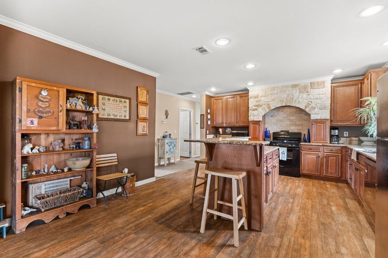 25-web-or-mls-2400-rohde-rd-(6-of-44).jpg