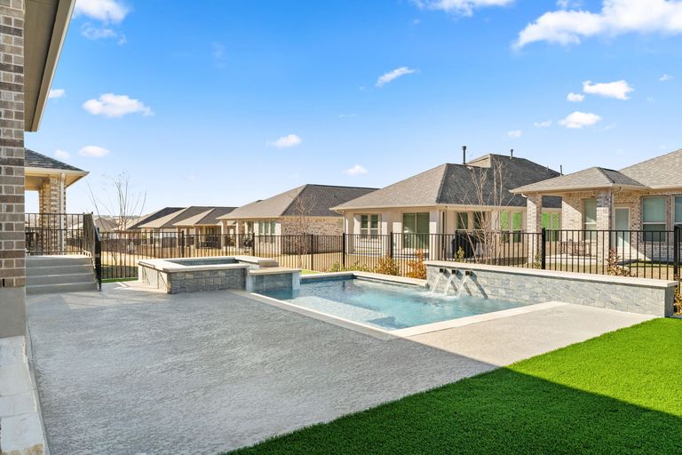 25-web-or-mls-3234-amore-way-(25-of-30).jpg