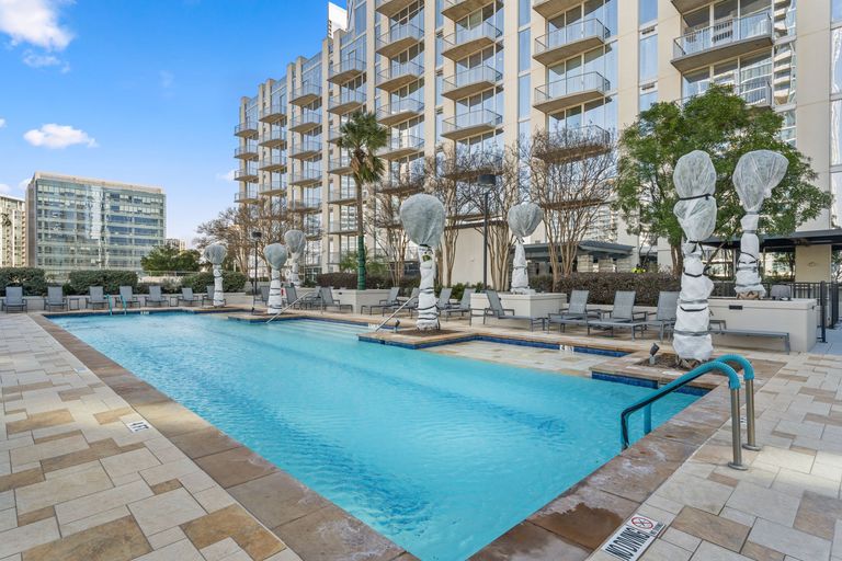 25-web-or-mls-360-nueces-st-2408-(36-of-38).jpg