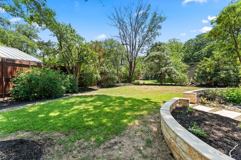 25-web-or-mls-5401-shoal-creek-blvd-25.jpg