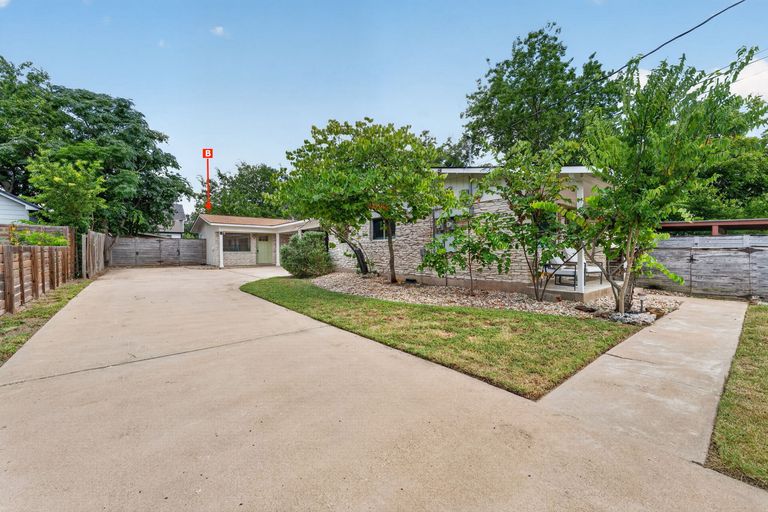 25-web-or-mls-7711-watson-st-b-(5-of-25).jpg