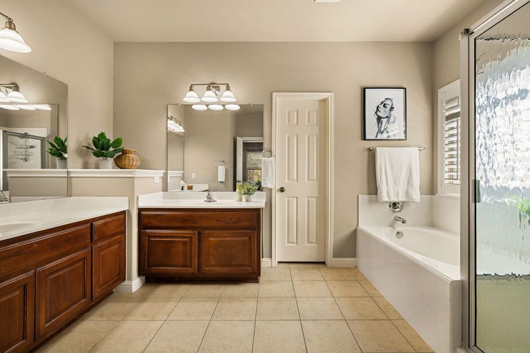 25-web-or-mls-801-zappa-dr-kcp-031226---80.jpg