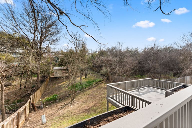 25-web-or-mls-8409-spring-valley-dr-5.jpg