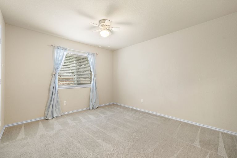 25-web-or-mls-8706-fenton-dr-kcp-071525---47.jpg