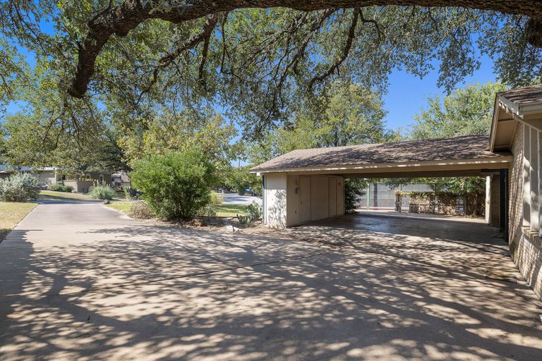25-web-or-mls-8802-westover-club-dr-kcp-091725---214.jpg