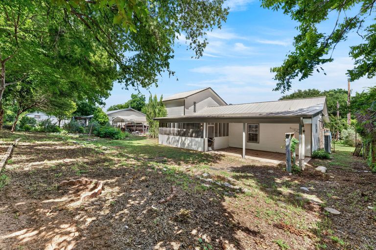 26-web-or-mls-1010-louise-st-(26-of-46).jpg