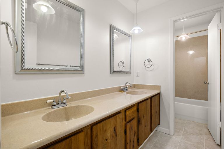 26-web-or-mls-11608-tanglebriar-trail-kcp-090226---1.jpg