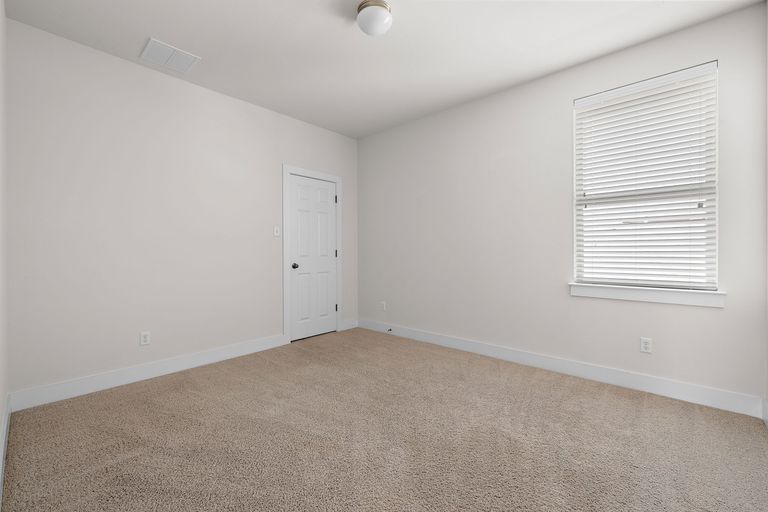 26-web-or-mls-1305-sarah-christine-ln-kcp-062124---47.jpg