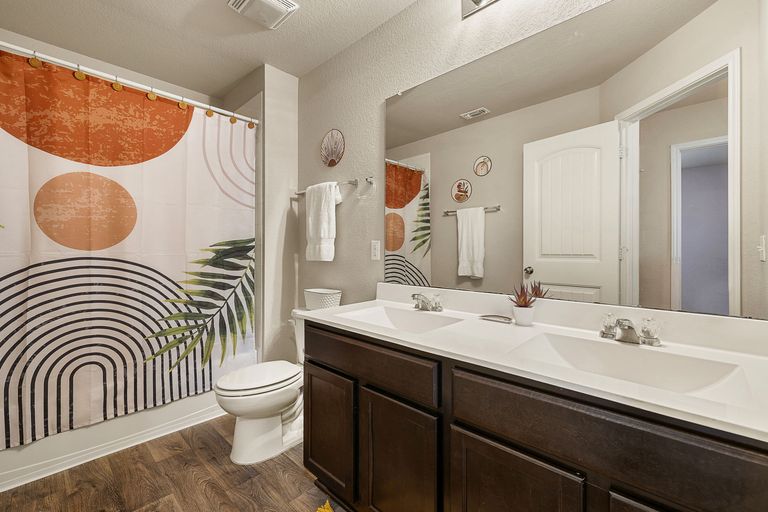26-web-or-mls-201-garcitas-creek-ln-kcp-051326---20.jpg