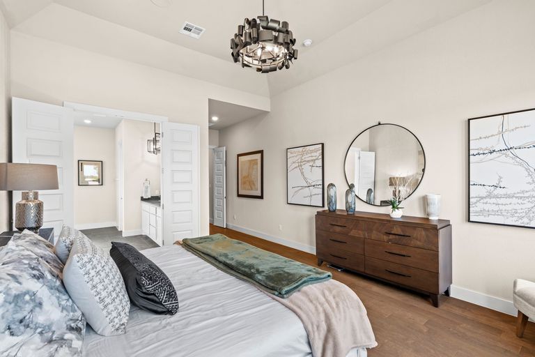 26-web-or-mls-217-northcrest-dr.jpg