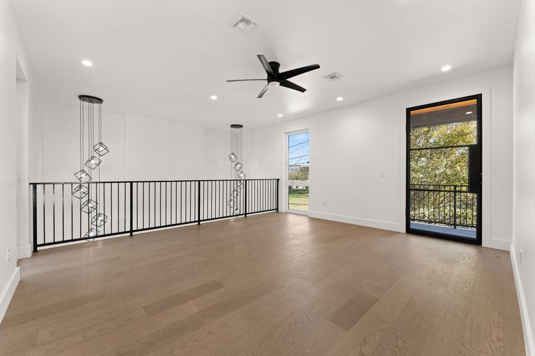 26-web-or-mls-3814-wadford-st-(18-of-36).jpg