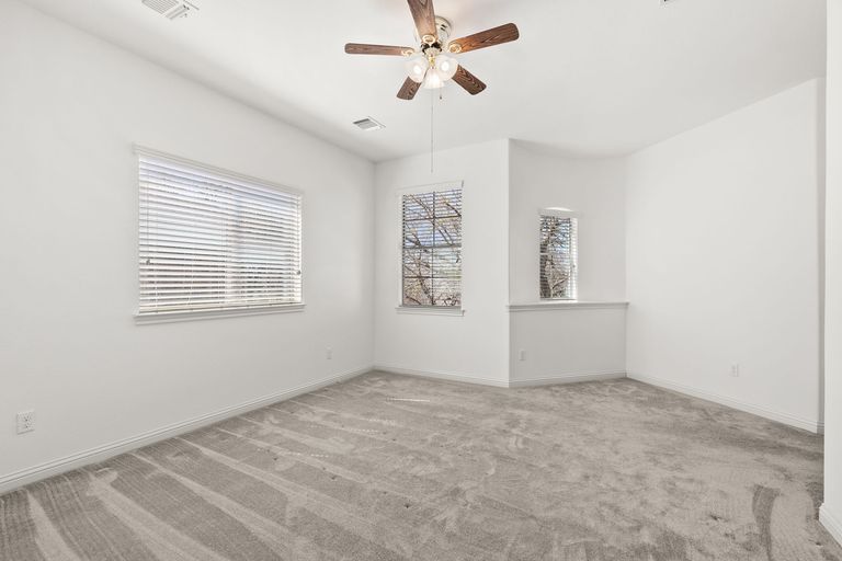 26-web-or-mls-3831-sapphire-loop-28.jpg