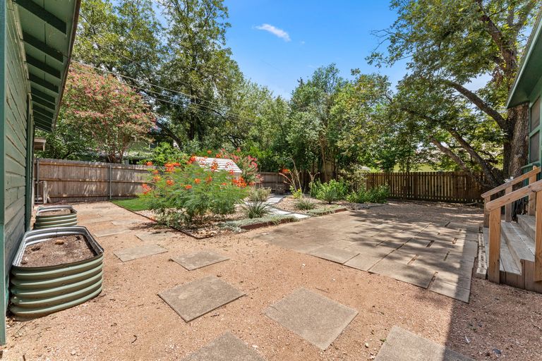 26-web-or-mls-4903-shoal-creek-blvd-(29-of-38).jpg