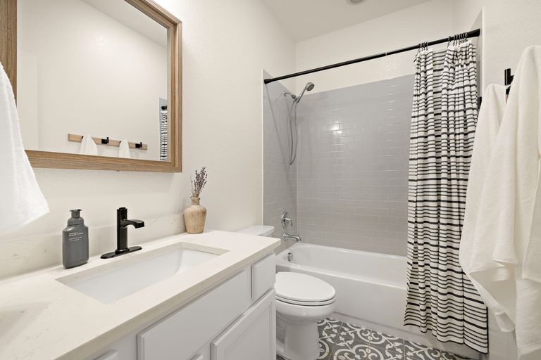 26-web-or-mls-5116-anaheim-ave-kcp-050725---90.jpg