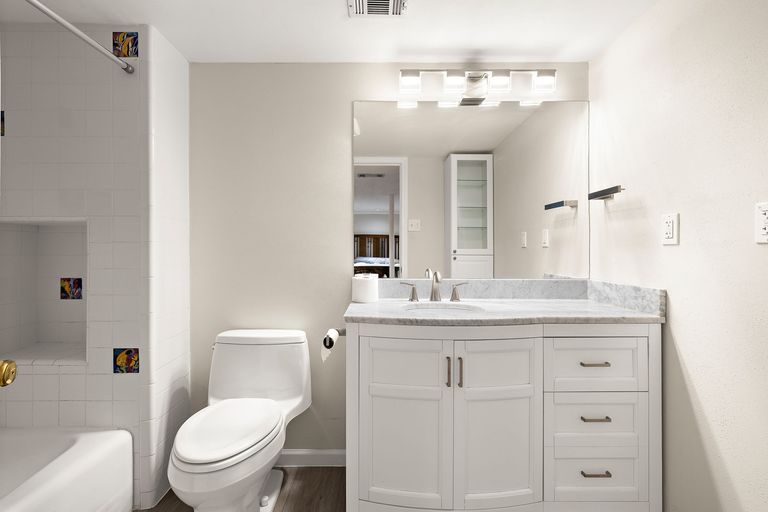 26-web-or-mls-7-inwood-cir-020625-40.jpg