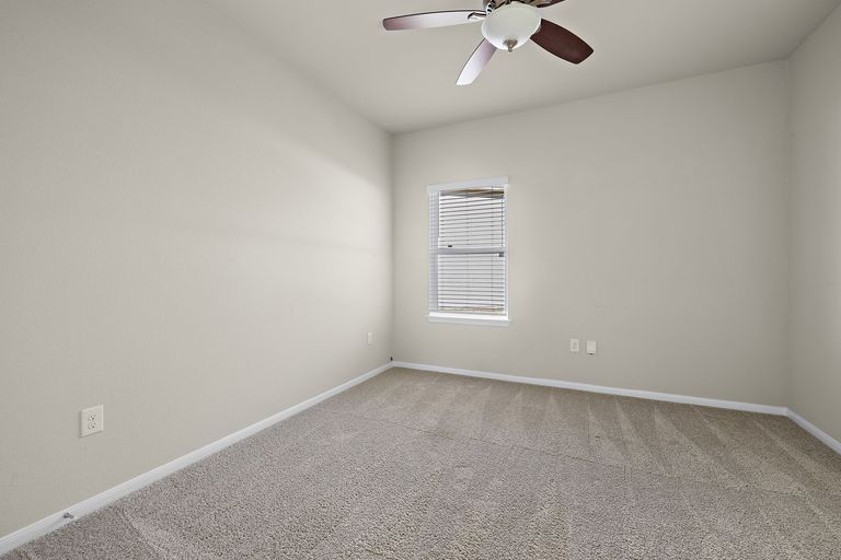 26-web-or-mls-7420-branrust-dr-kcp-010725---19.jpg