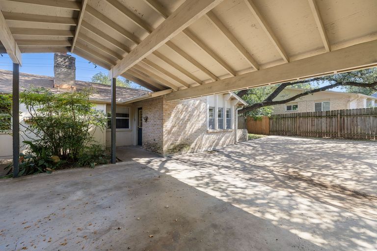 26-web-or-mls-8802-westover-club-dr-kcp-091725---204.jpg