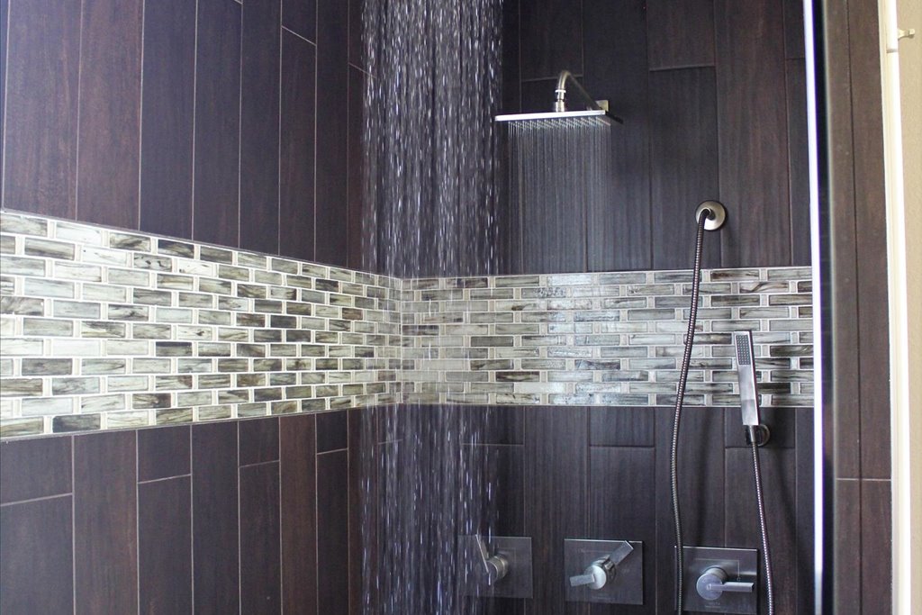 27-027_master-bathroom.jpg