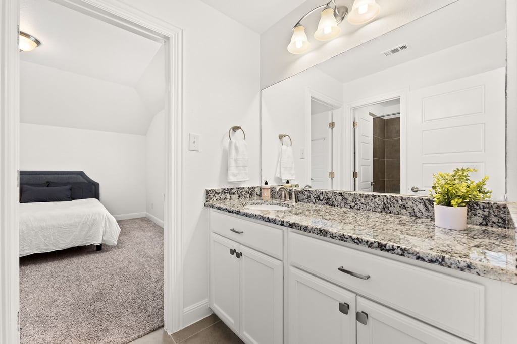 27-custom-3917-rosa-park-ln-(32-of-38).jpg