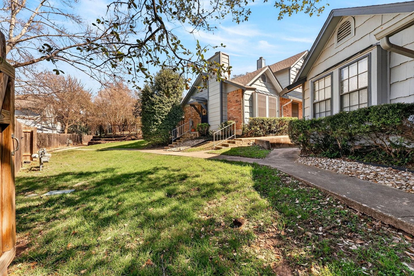27-web-or-mls-1411-gracy-farms-ln-118-(27-of-27).jpg