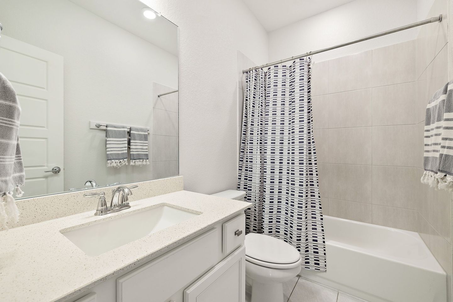 27-web-or-mls-16713-elsinore-ln-kcp-070925---8.jpg