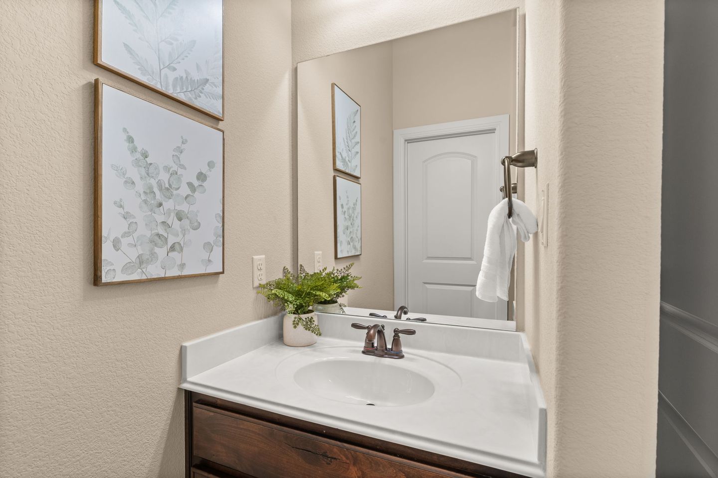 27-web-or-mls-17609-wildrye-dr-(27-of-46).jpg