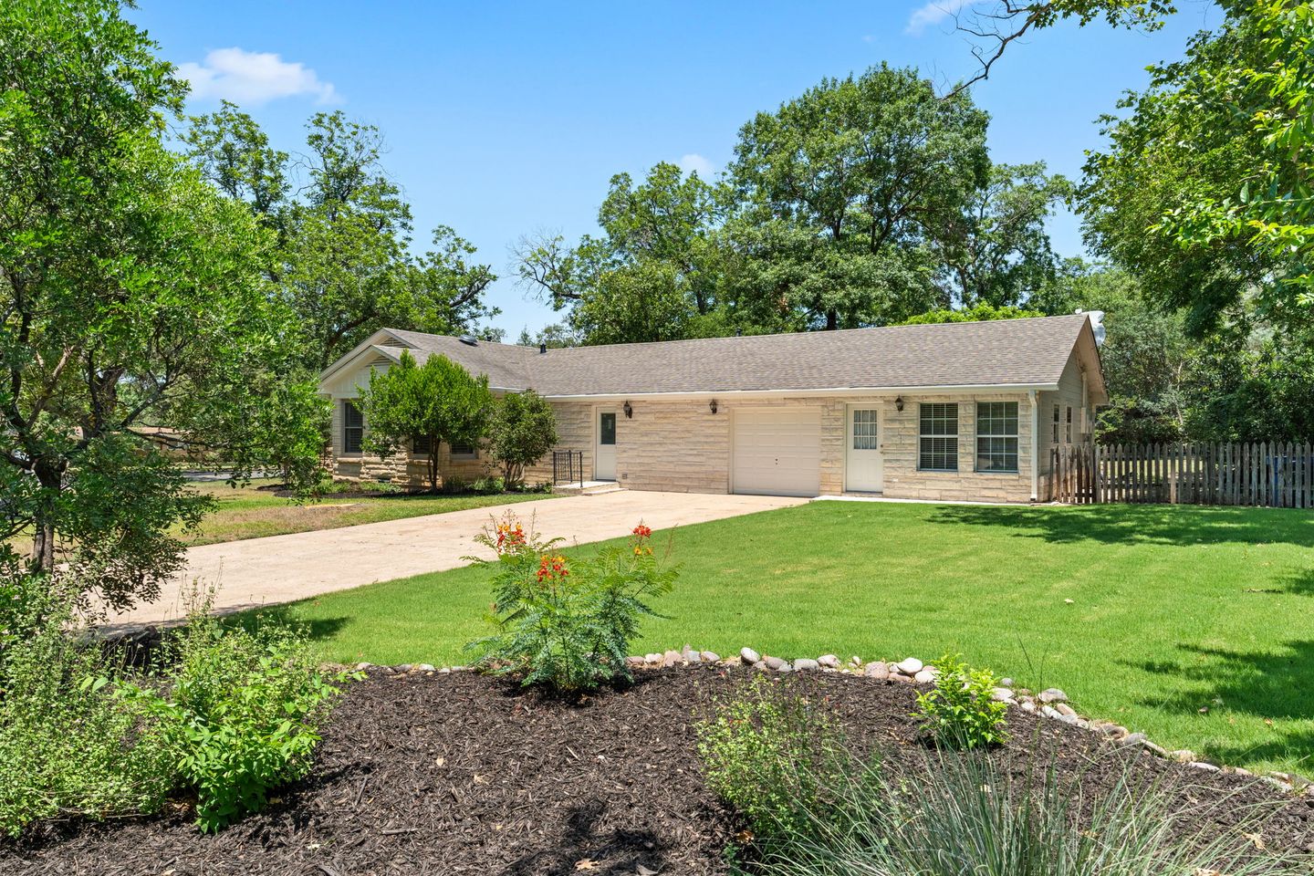 27-web-or-mls-5401-shoal-creek-blvd-26.jpg