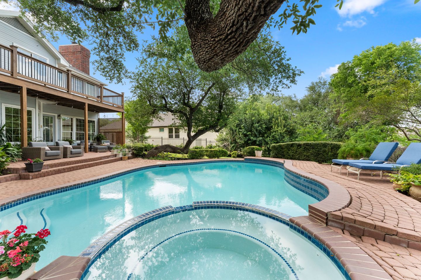 27-web-or-mls-558-peterson-ln-26.jpg