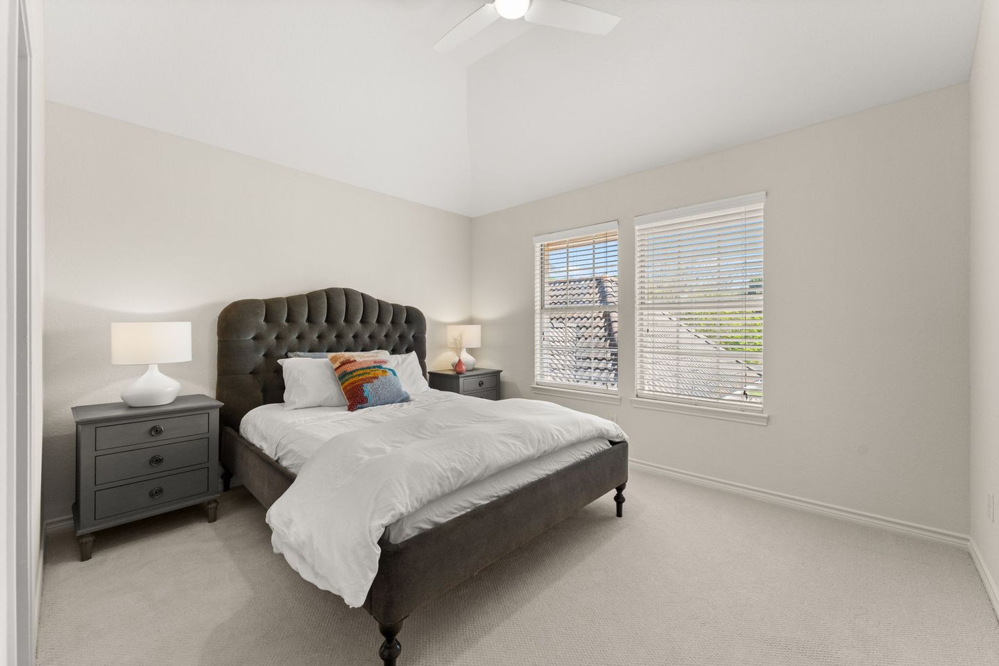 27-web-or-mls-6-dovedale-cove-27.jpg