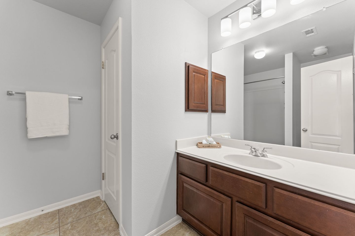27-web-or-mls-6428-magenta-ln-(19-of-34).jpg